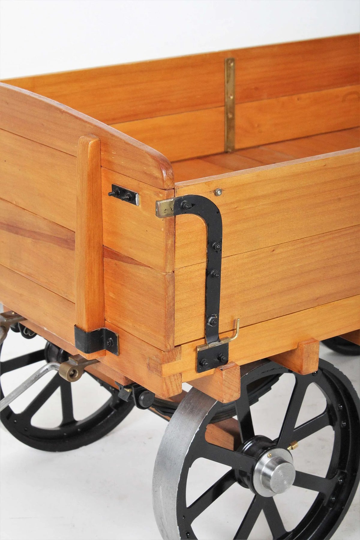 1 1/2 inch scale traction wagon