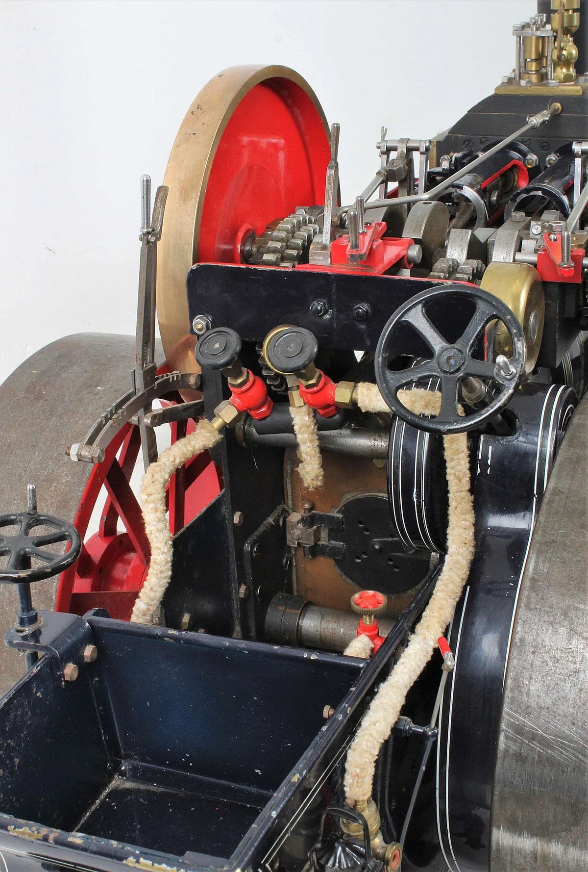 2 inch scale Aveling & Porter steam roller