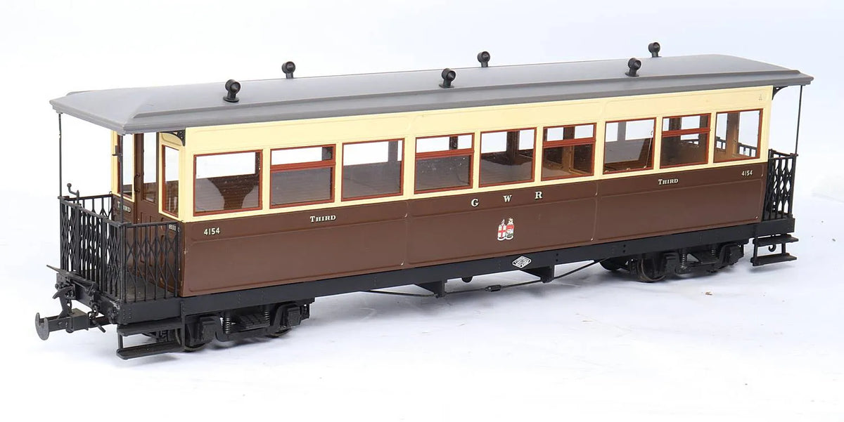 Rake of three Accucraft W&L coaches