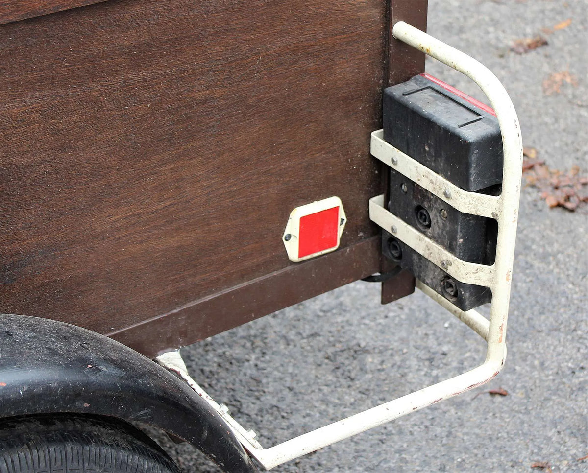 Four wheel road trailer