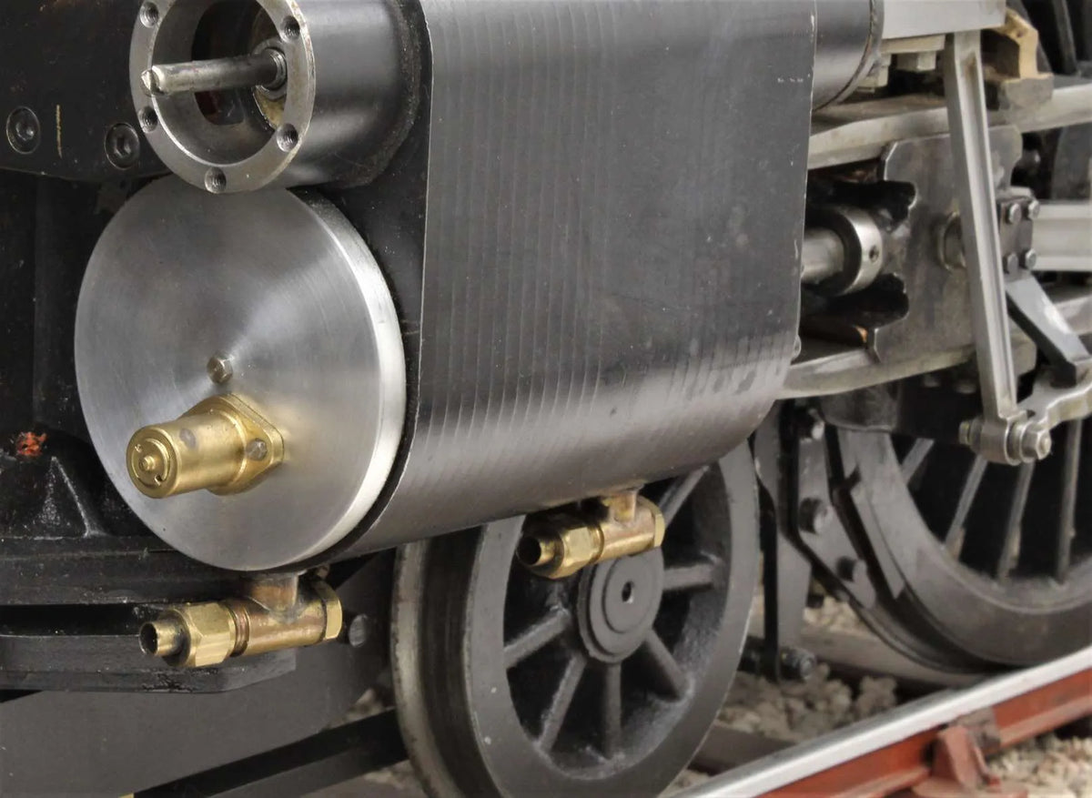 5 inch gauge LMS "Duchess" chassis with tender