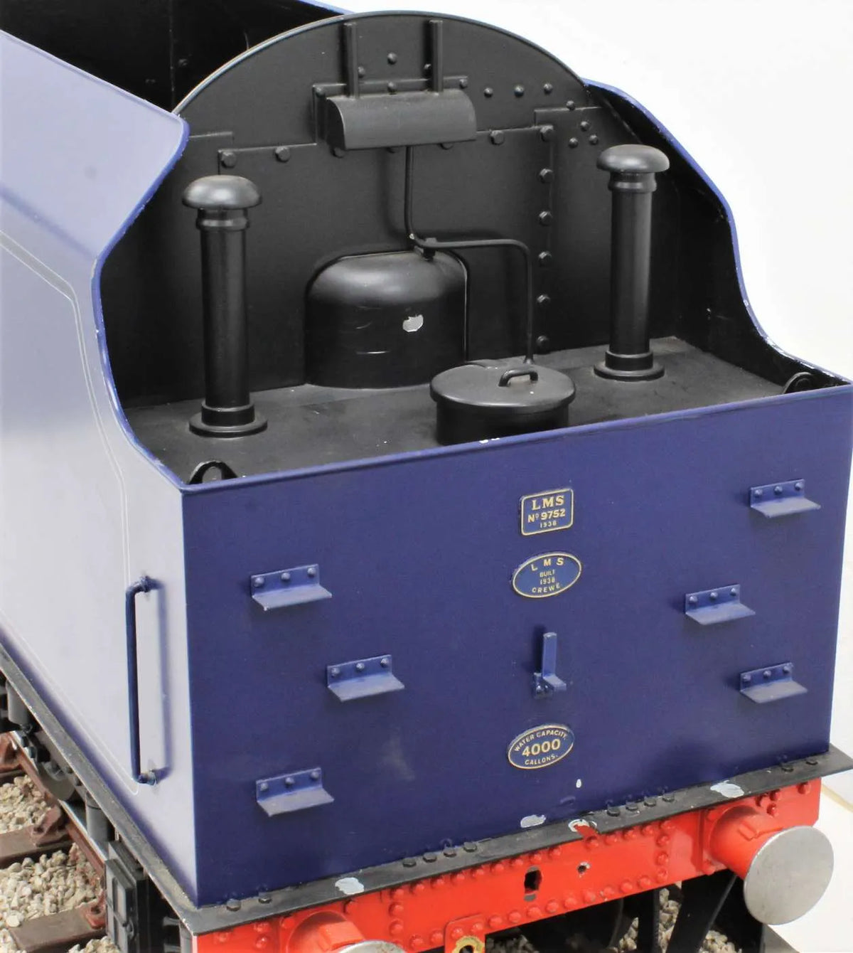 5 inch gauge LMS "Duchess" chassis with tender
