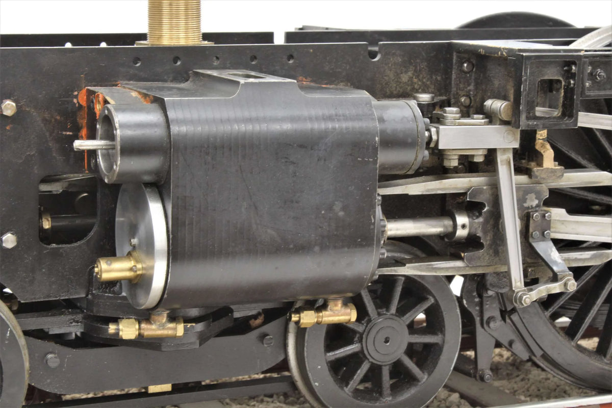 5 inch gauge LMS "Duchess" chassis with tender