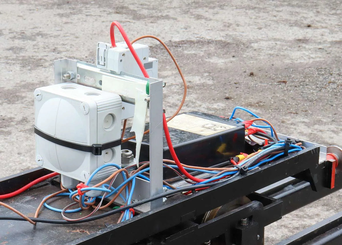5 inch gauge Class 35 D7017 battery electric