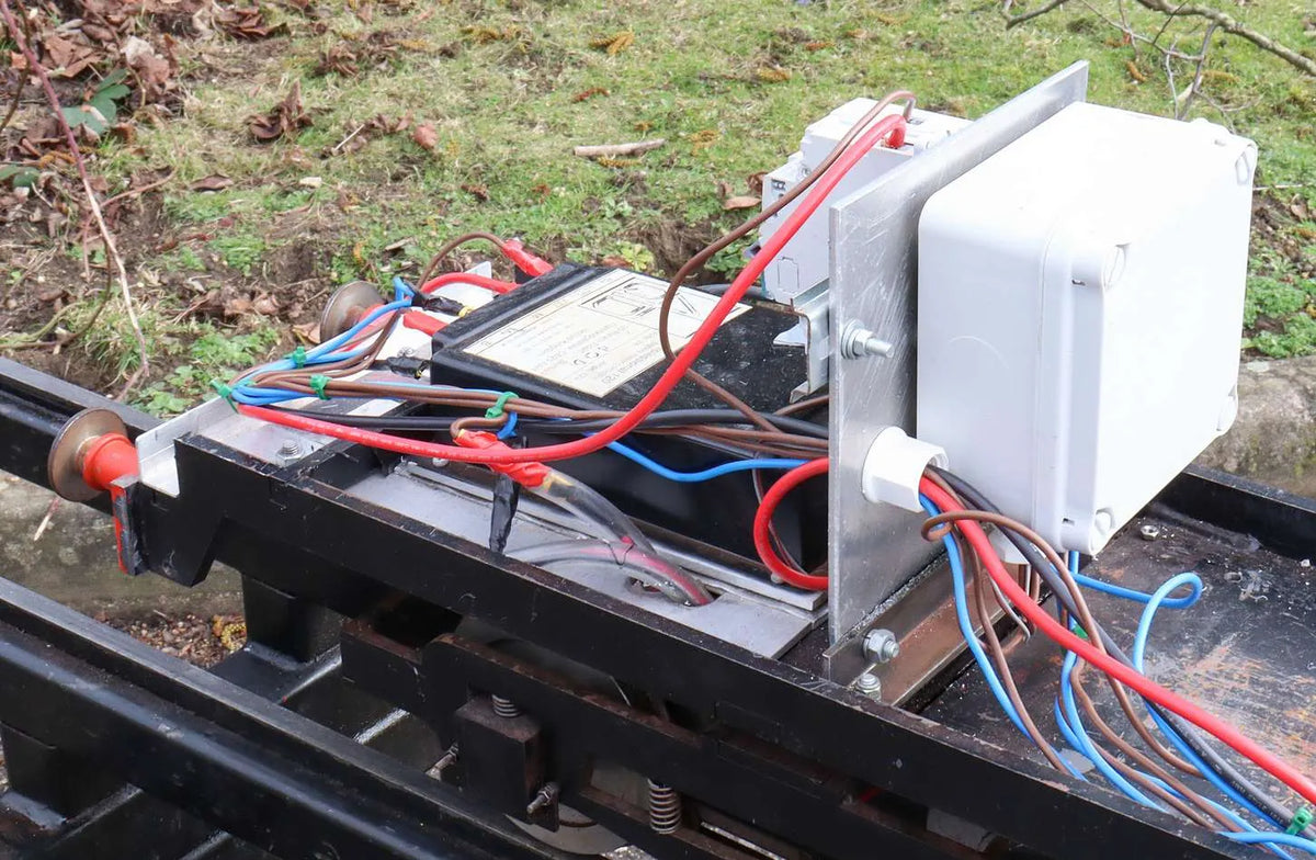 5 inch gauge Class 35 D7018 battery electric