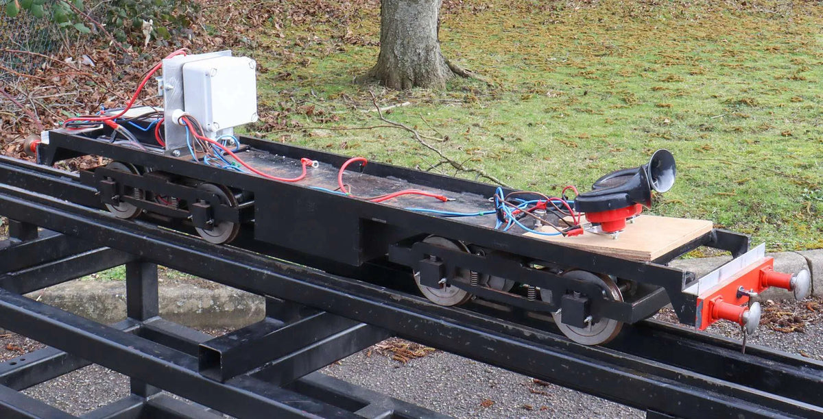 5 inch gauge Class 35 D7018 battery electric