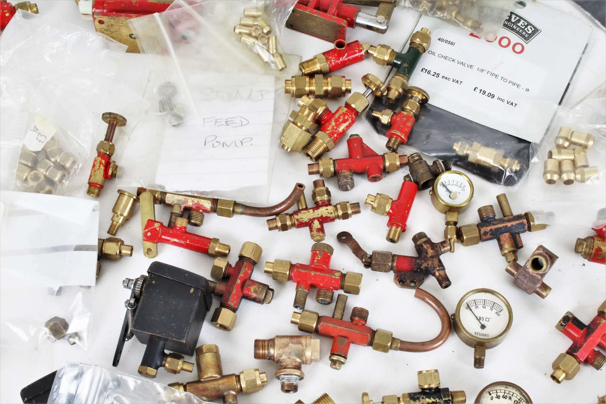 Box of fittings - injectors, gauges etc