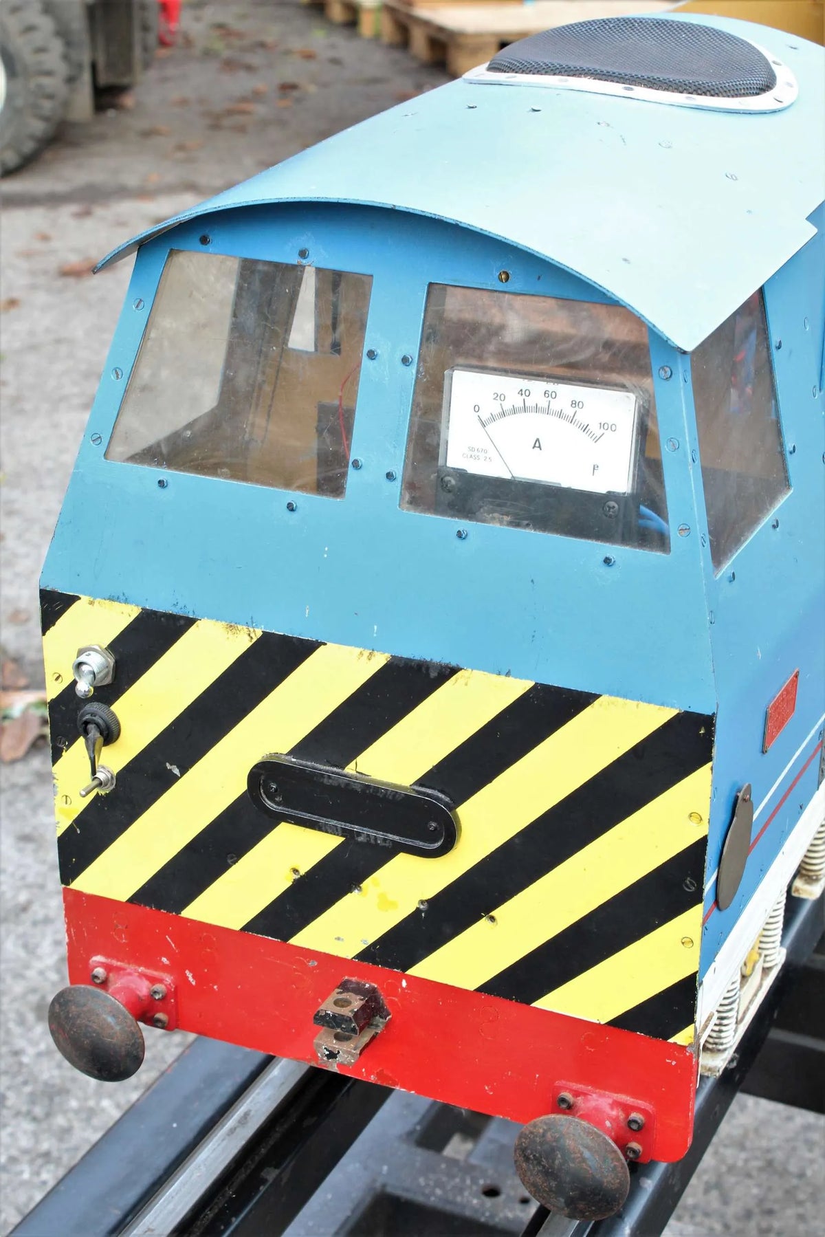 5 inch gauge "Vale of Ffestiniog" battery-electric