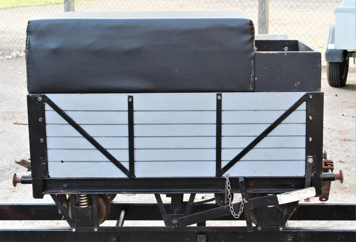 7 1/4 inch braked driving truck with vacuum pump