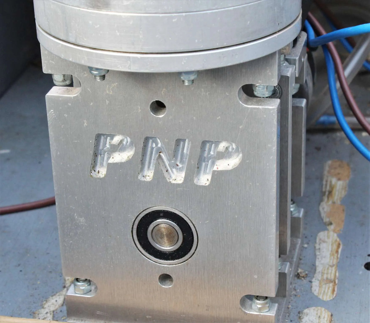 7 1/4 inch braked driving truck with vacuum pump
