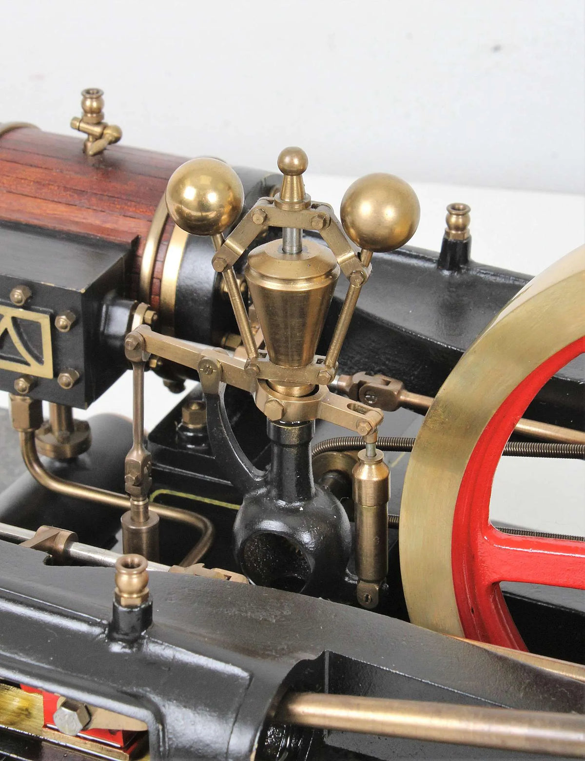 Horizontal twin mill engine