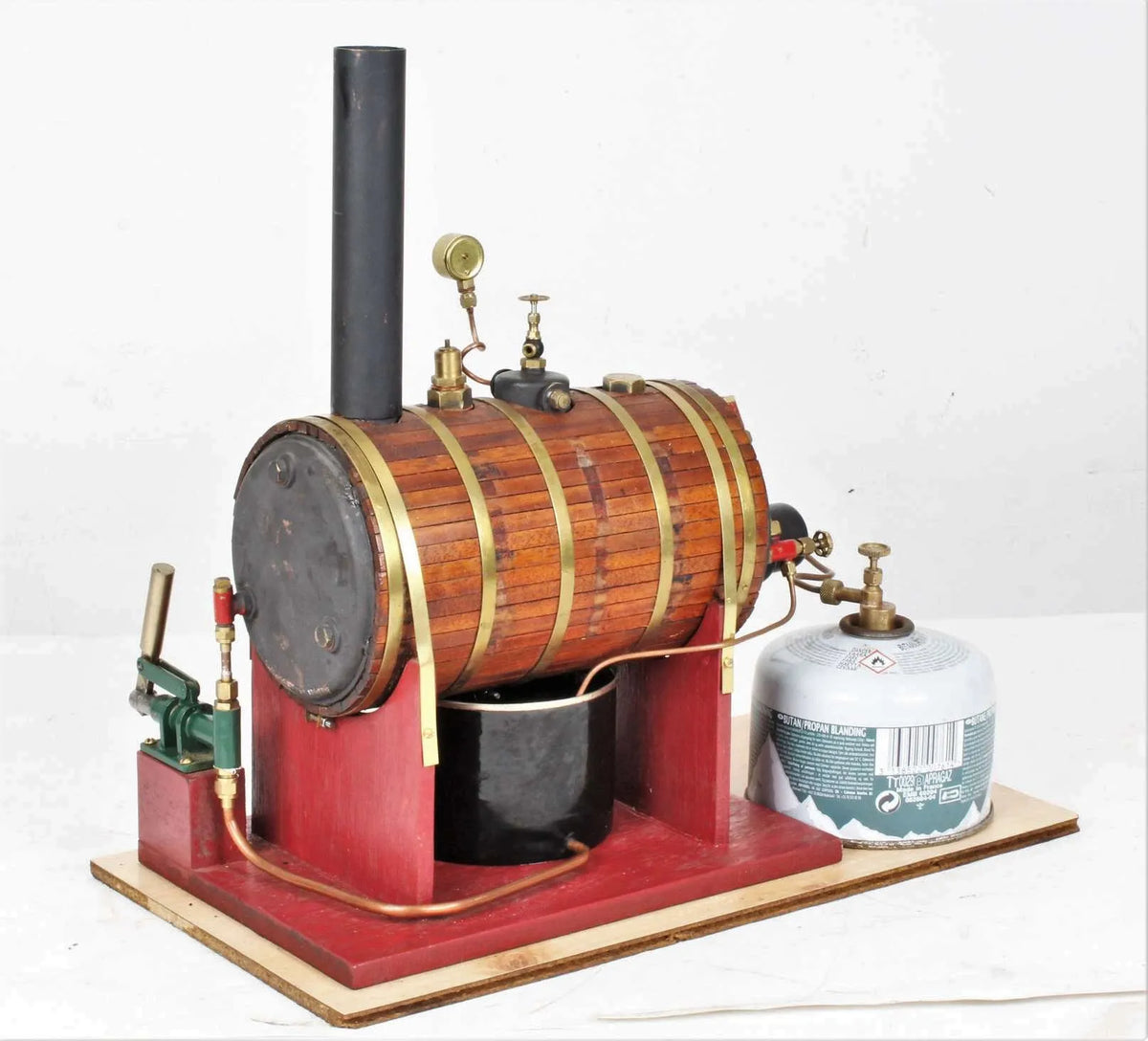 Horizontal centre-flue gas-fired boiler