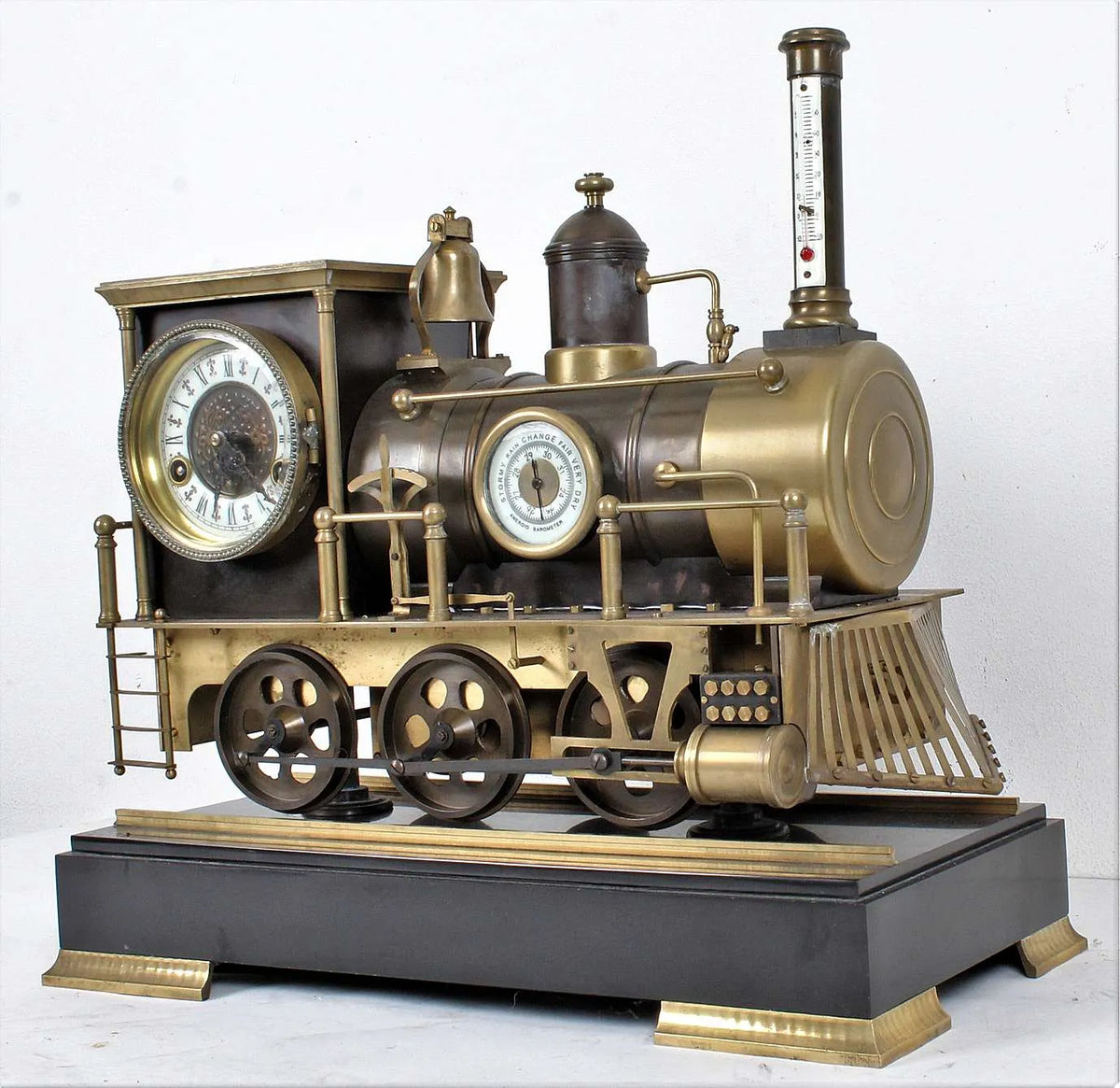 Automaton locomotive clock