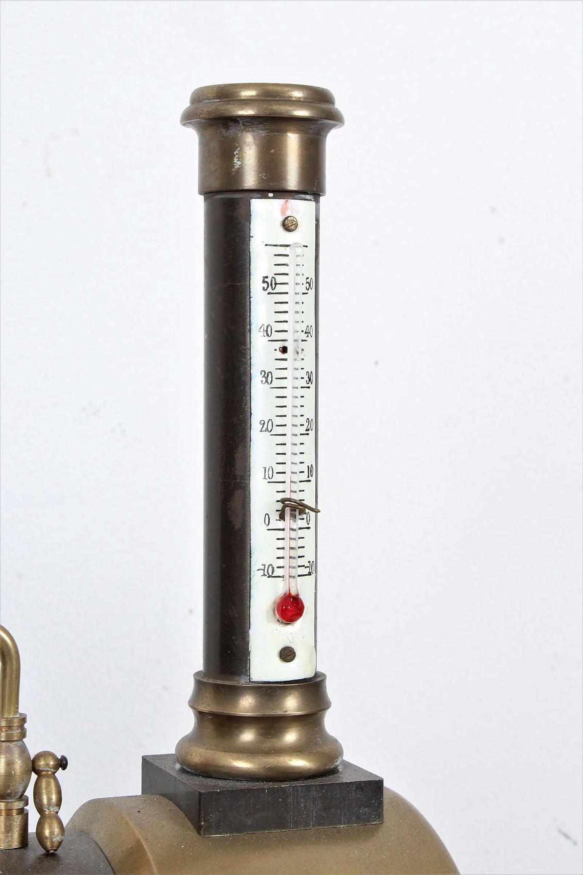 Automaton locomotive clock