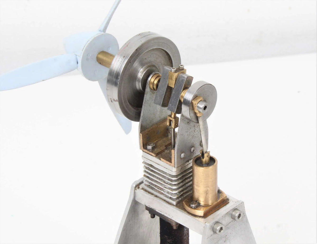 Pair of small hot air engines
