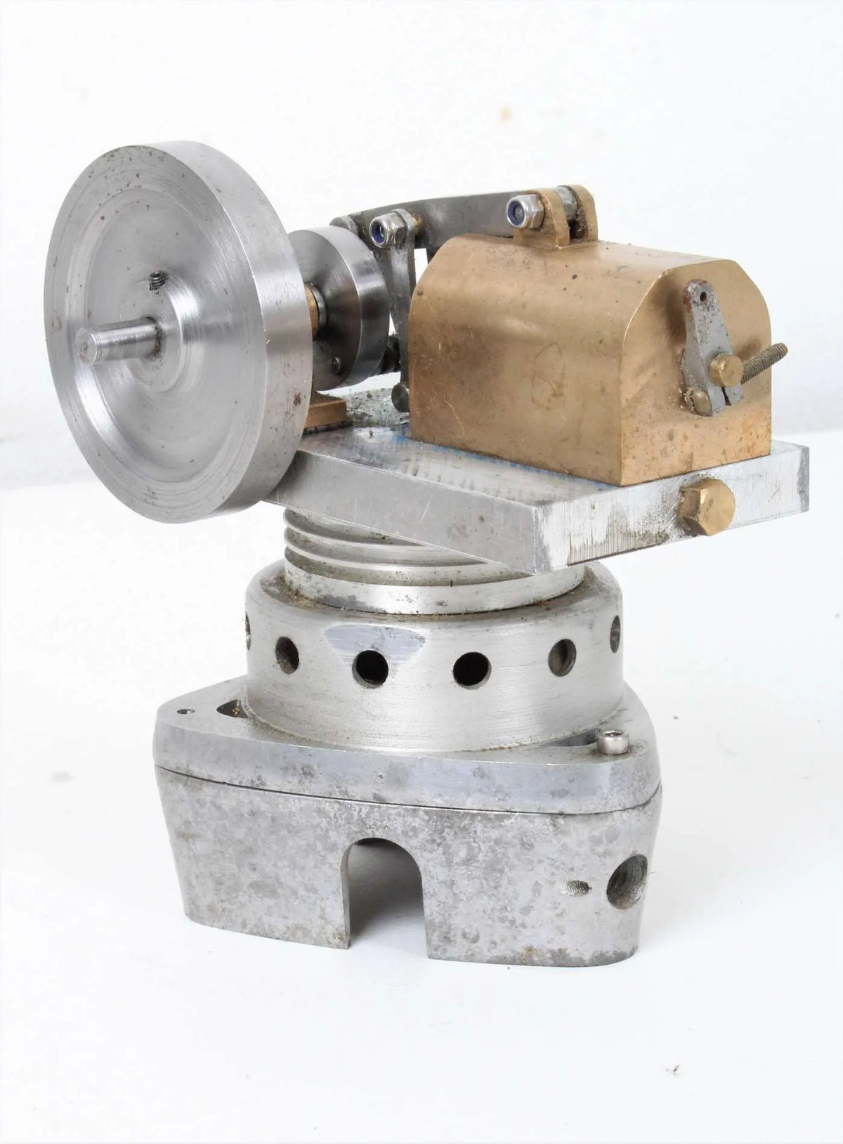 Pair of small hot air engines