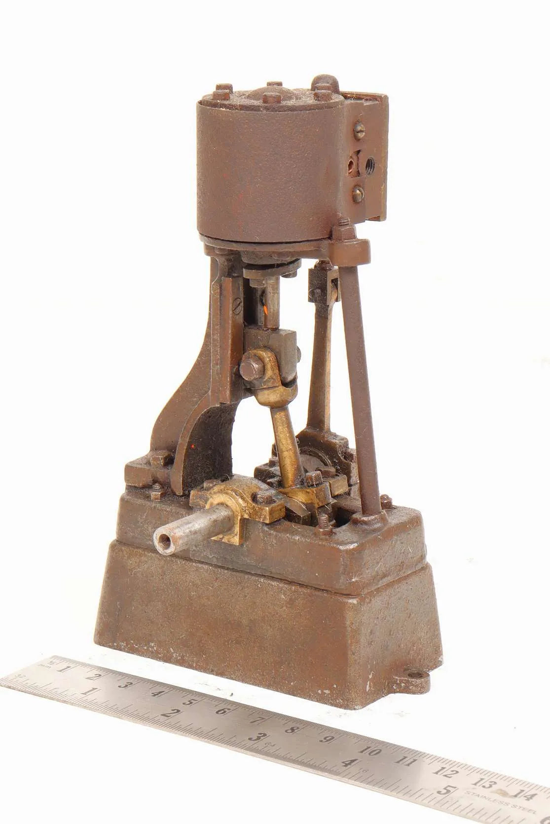 Pre-war Stuart Turner 10V vertical engine