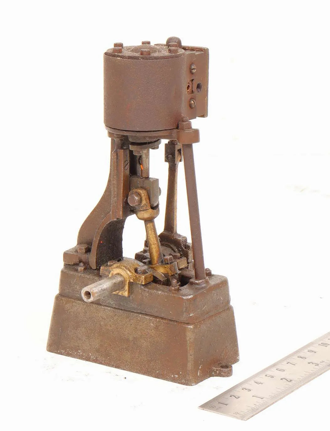 Pre-war Stuart Turner 10V vertical engine