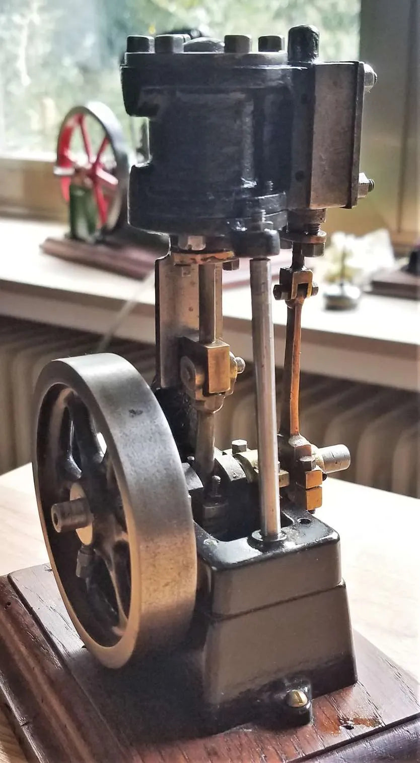 Pre-war Stuart Turner 10V vertical engine