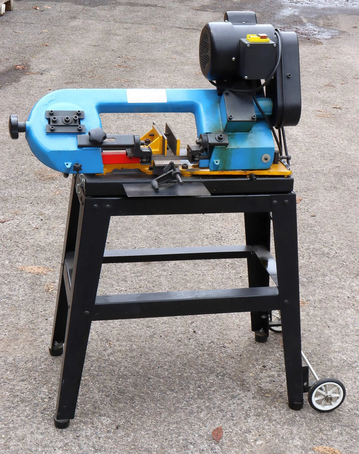 Horizontal bandsaw