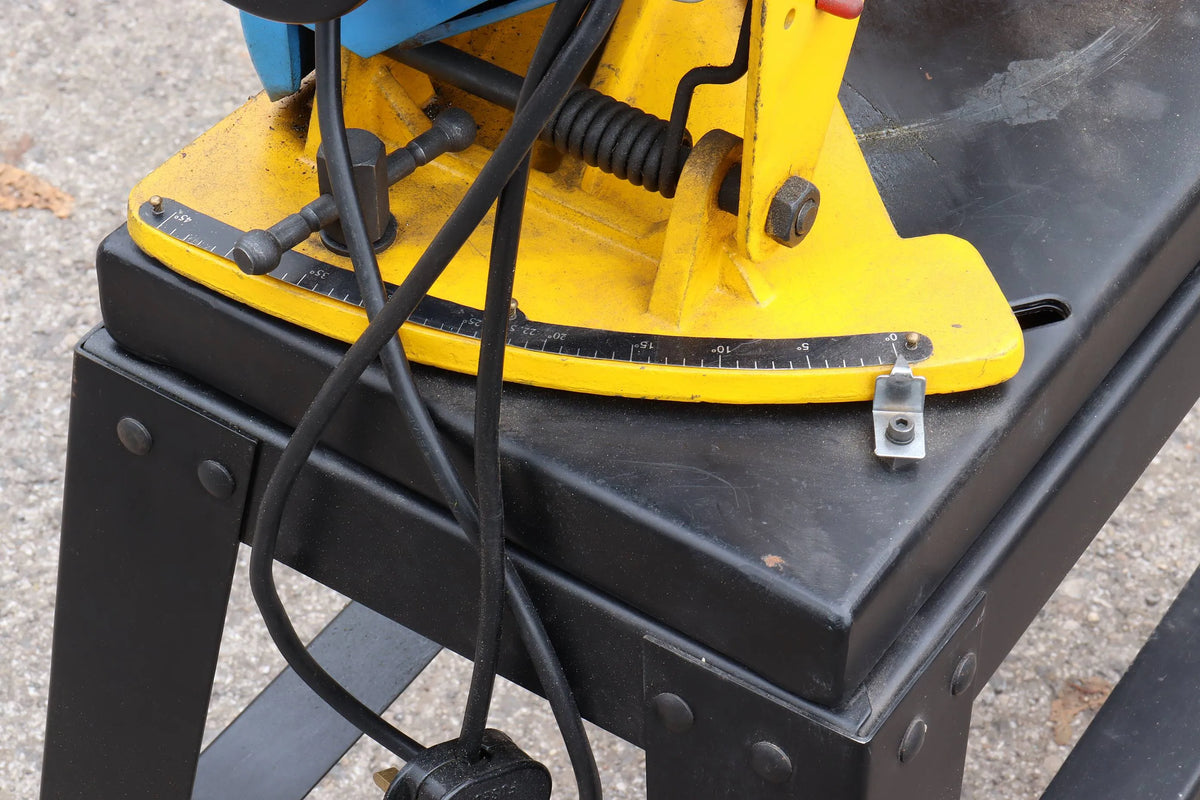 Horizontal bandsaw