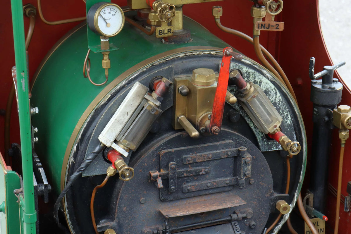 5 inch gauge 'Sweet Pea'  0-4-0T with tender
