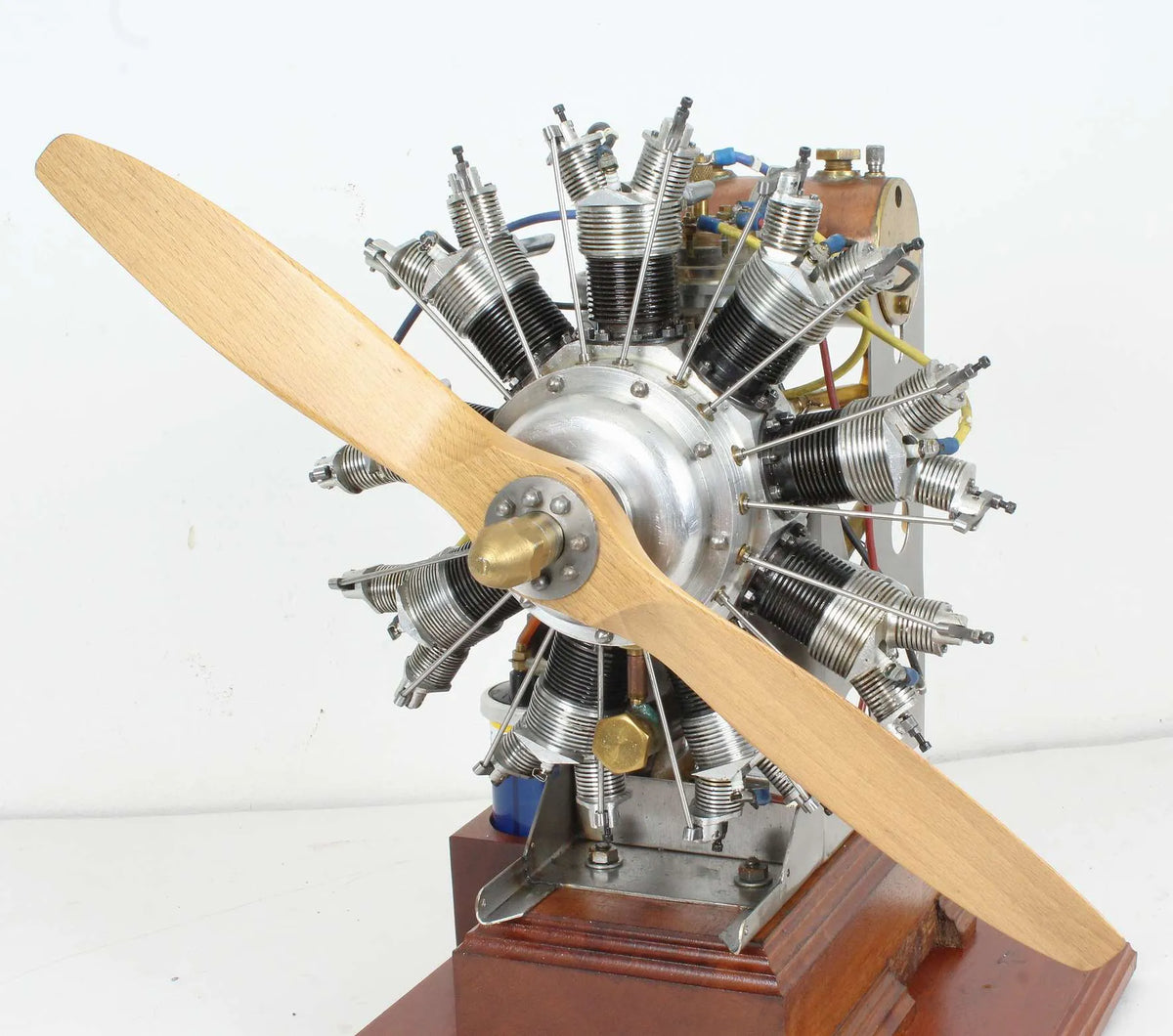 9 cylinder radial engine