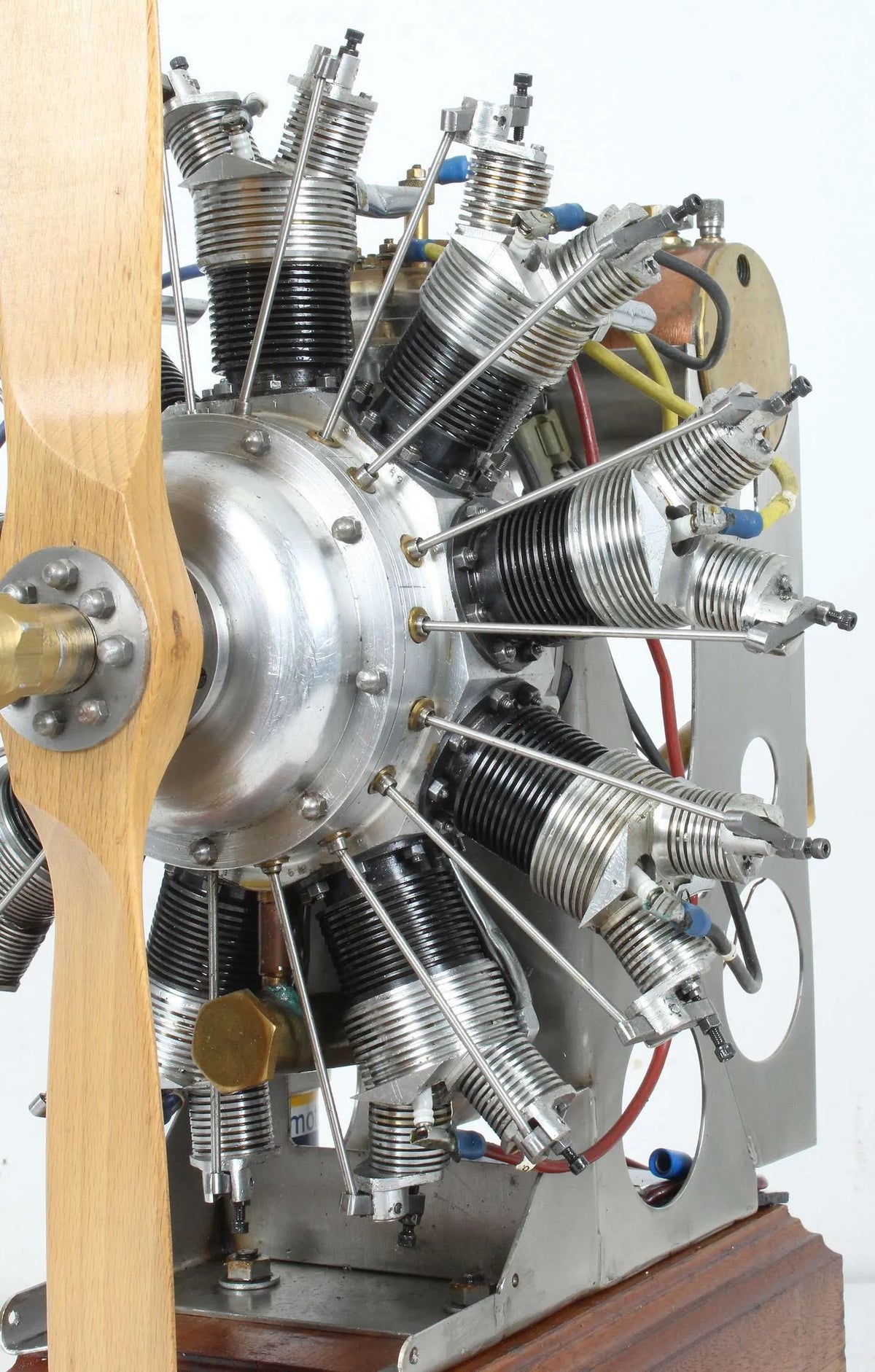 9 cylinder radial engine