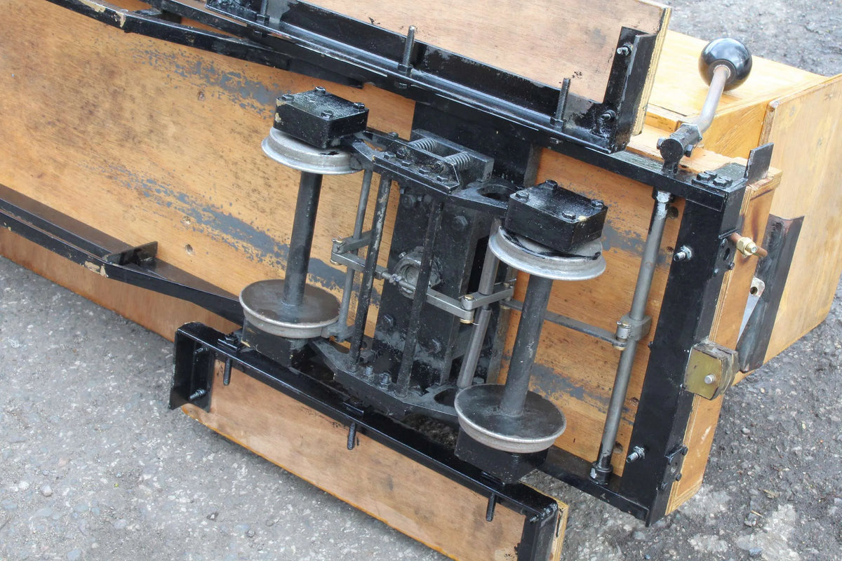 5 inch gauge braked ground level driving truck