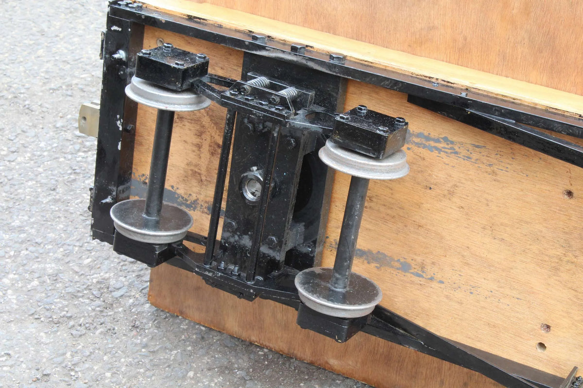 5 inch gauge braked ground level driving truck