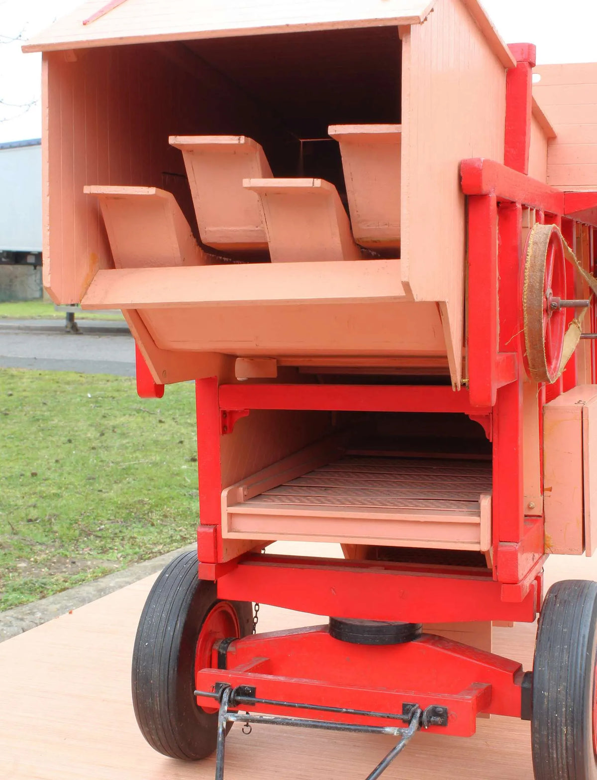 2 inch scale threshing machine