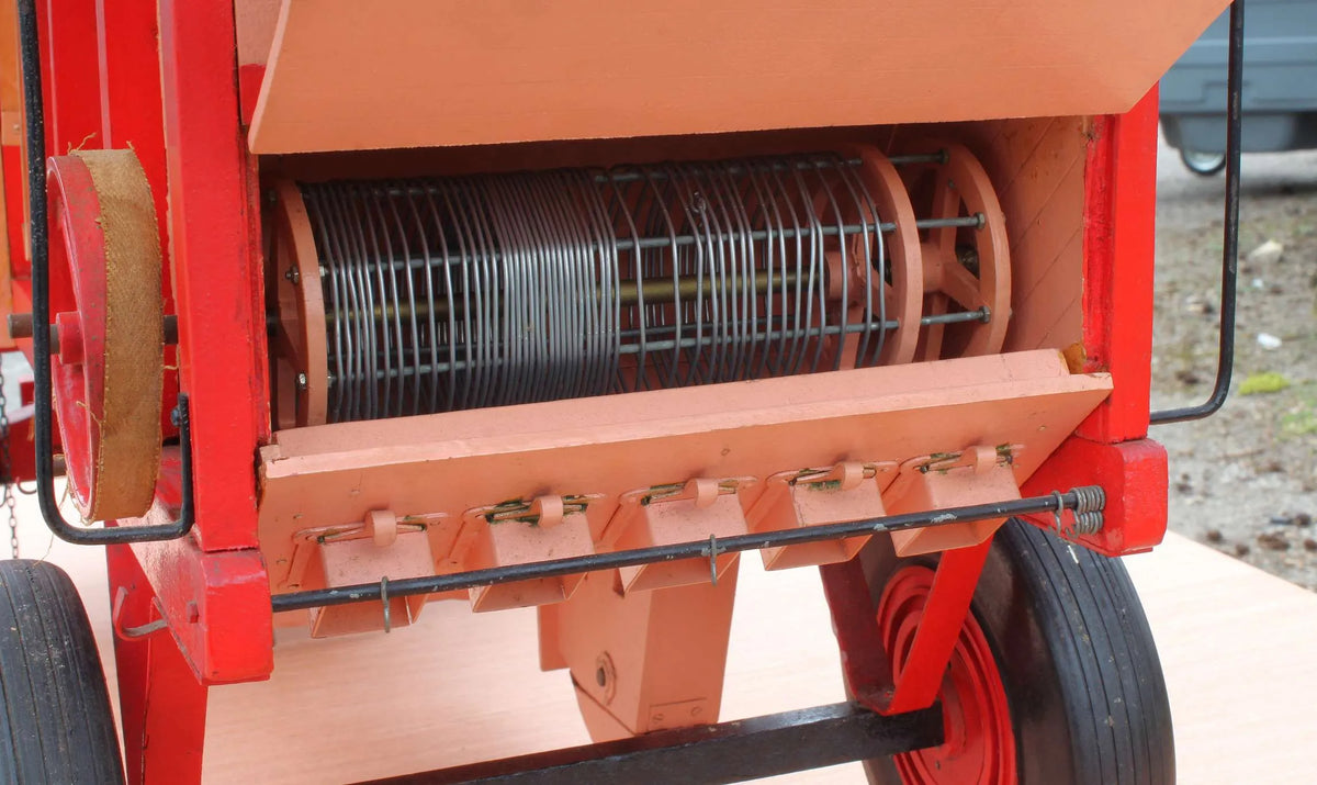2 inch scale threshing machine