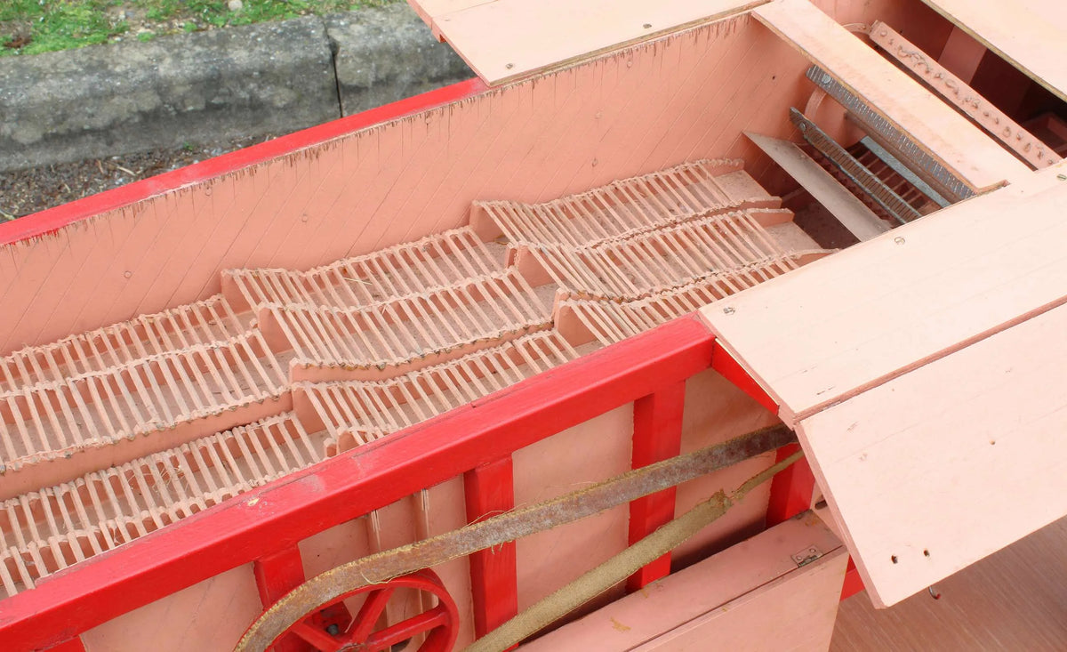 2 inch scale threshing machine