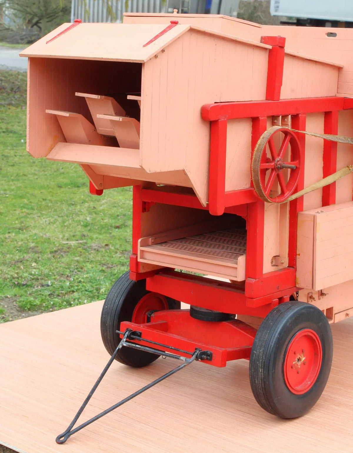 2 inch scale threshing machine