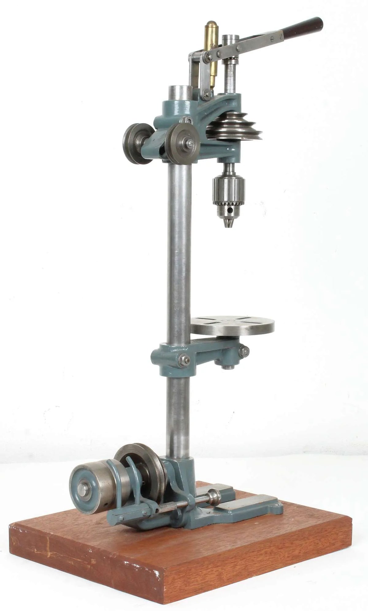 Sensitive drilling machine