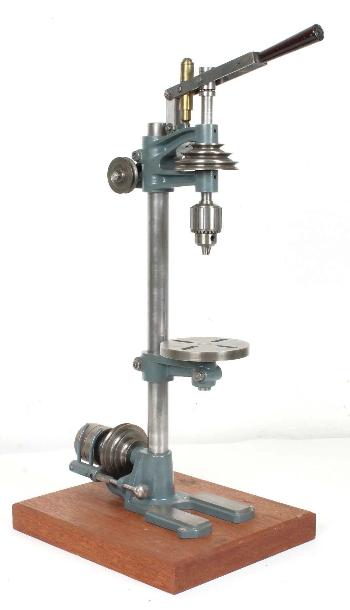 Sensitive drilling machine