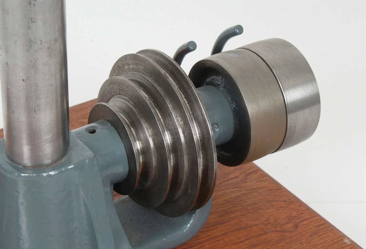 Sensitive drilling machine