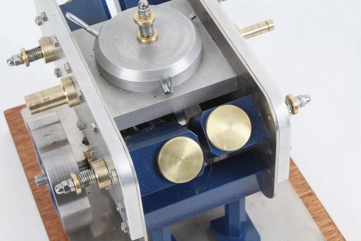 V4 oscillating engine