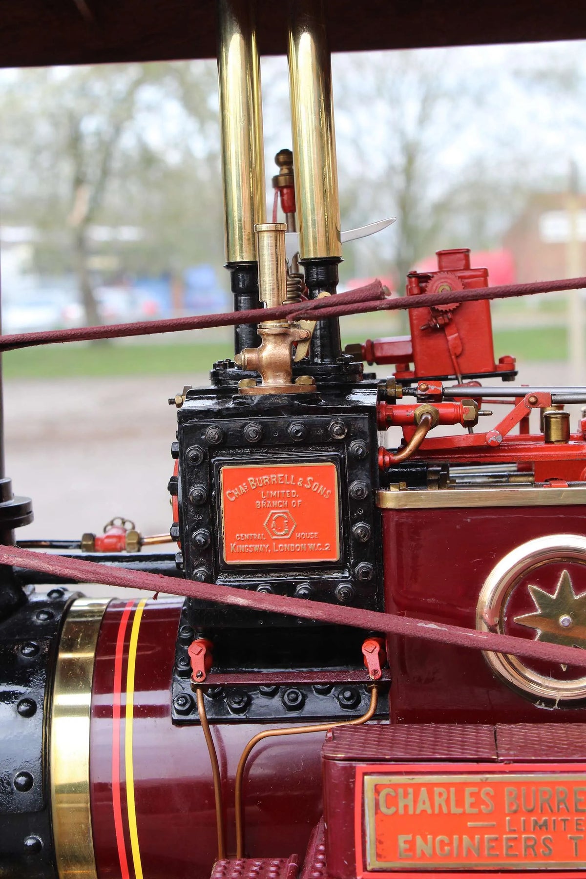 2 inch scale Burrell Gold Medal DCC Showmans tractor