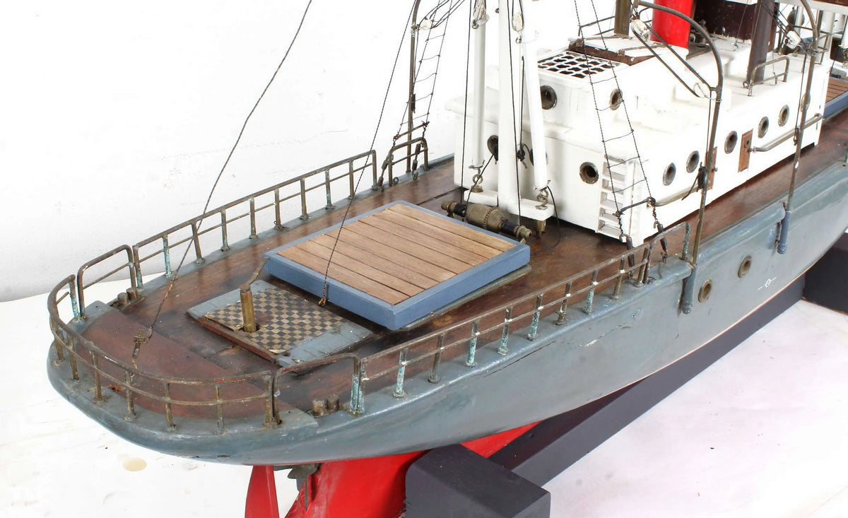 Steam tug with Stuart ST engine