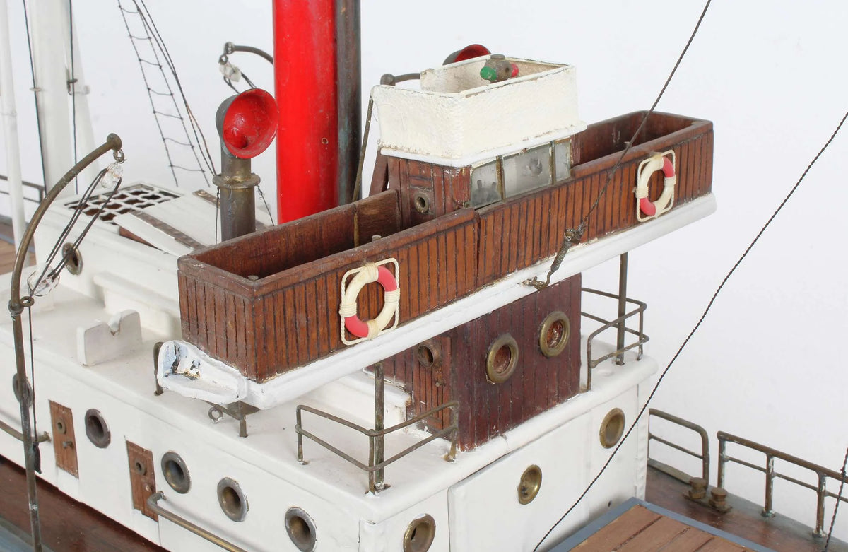 Steam tug with Stuart ST engine