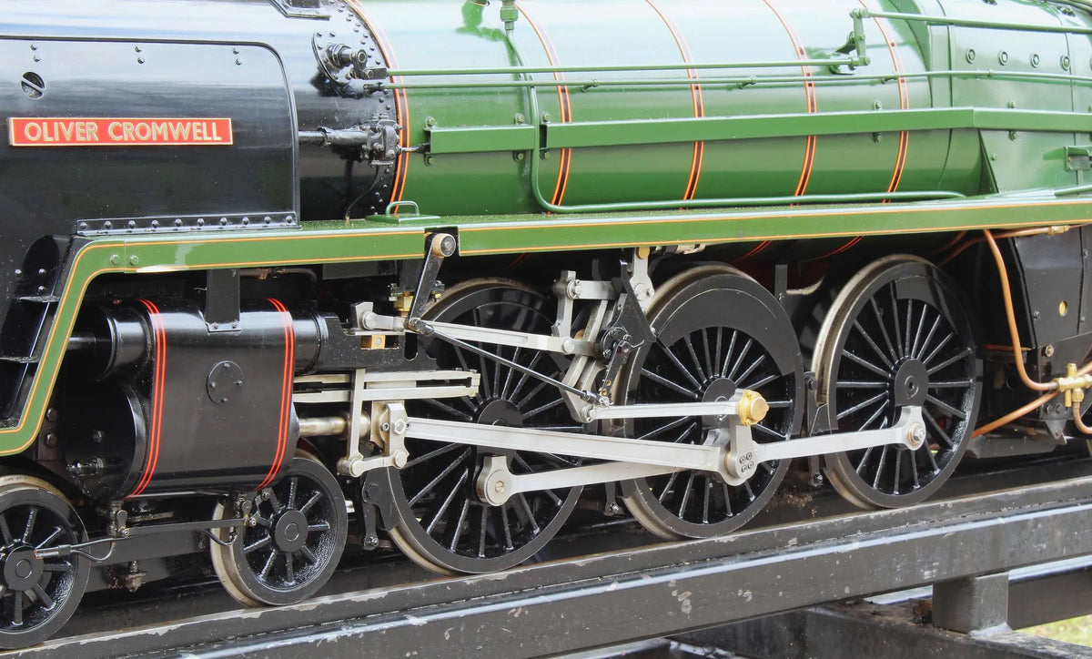 5 inch gauge BR Standard Class 7 No.70013 "Oliver Cromwell"