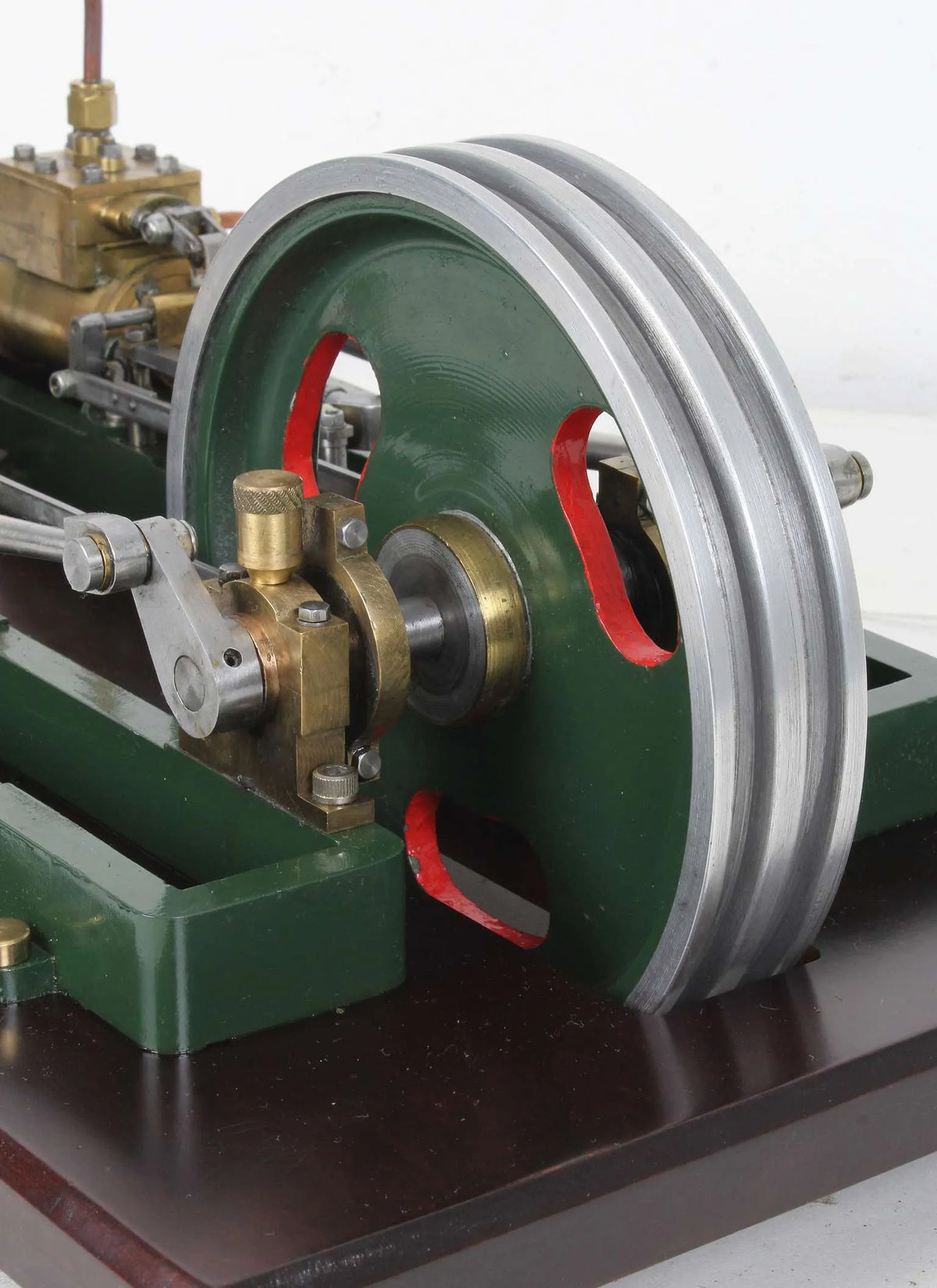 Large horizontal twin mill engine