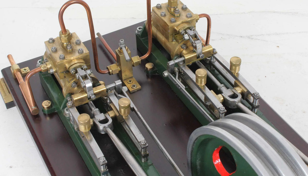 Large horizontal twin mill engine