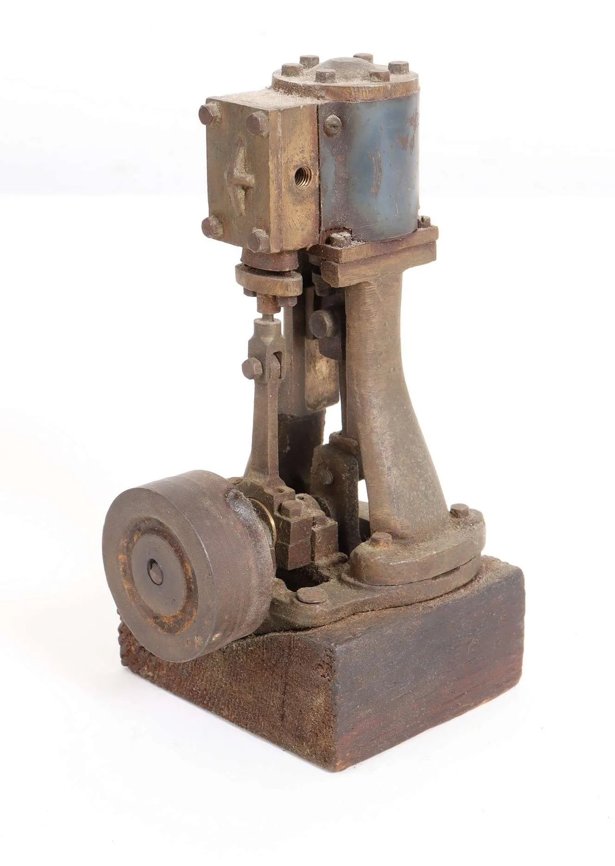 Small vertical engine