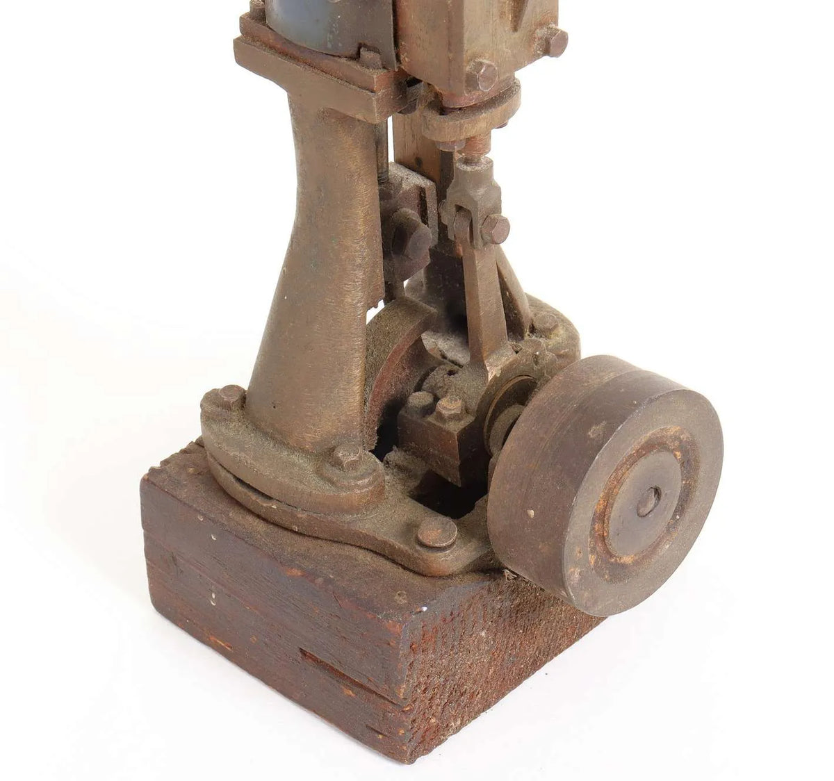 Small vertical engine