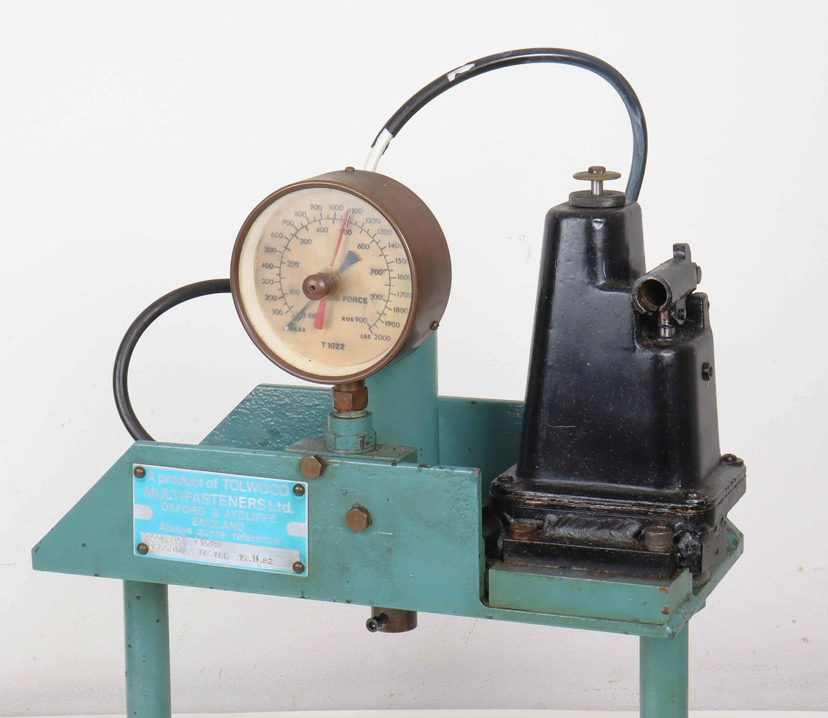 Small hydraulic bench press