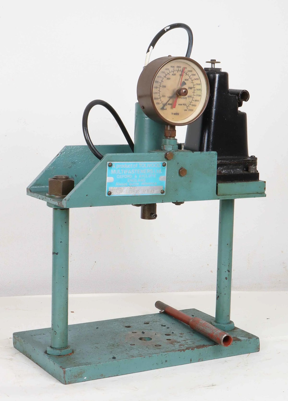 Small hydraulic bench press