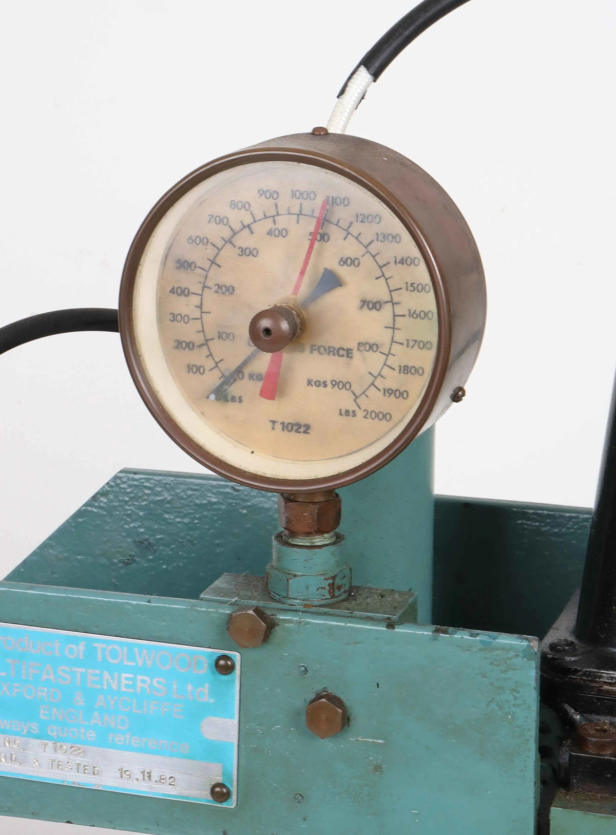 Small hydraulic bench press