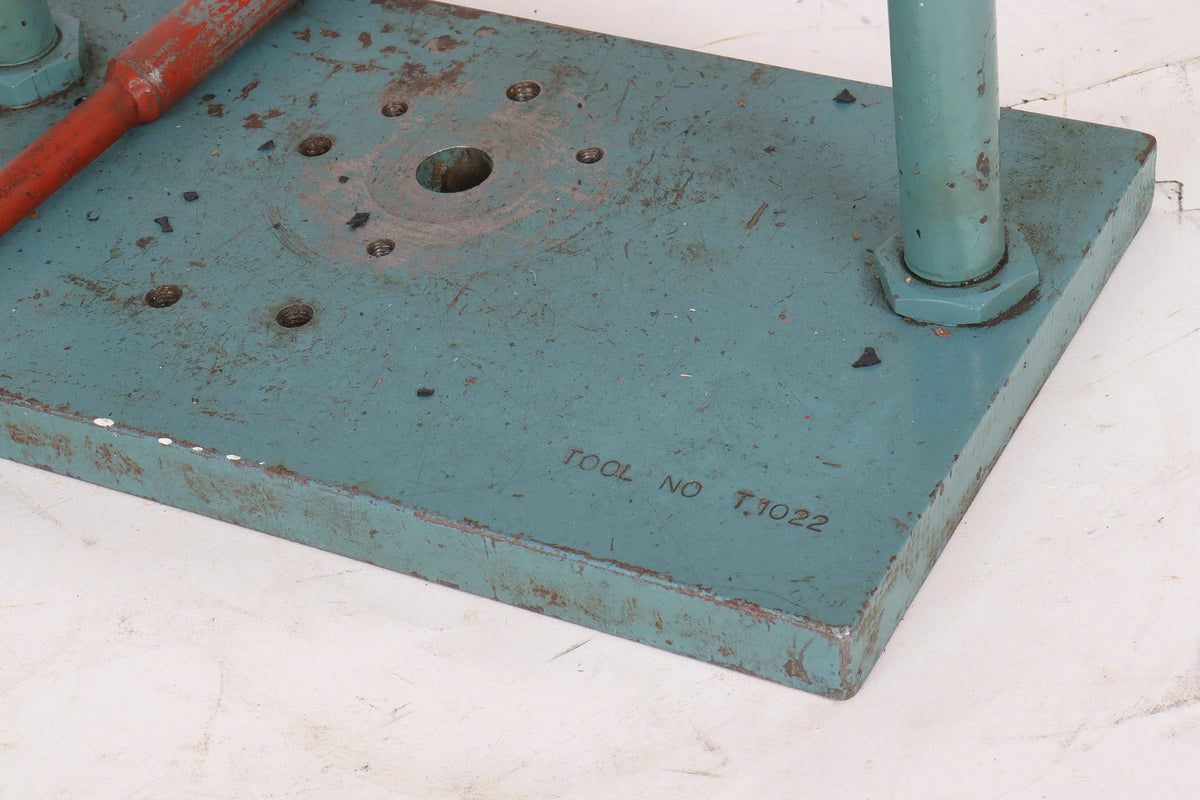 Small hydraulic bench press